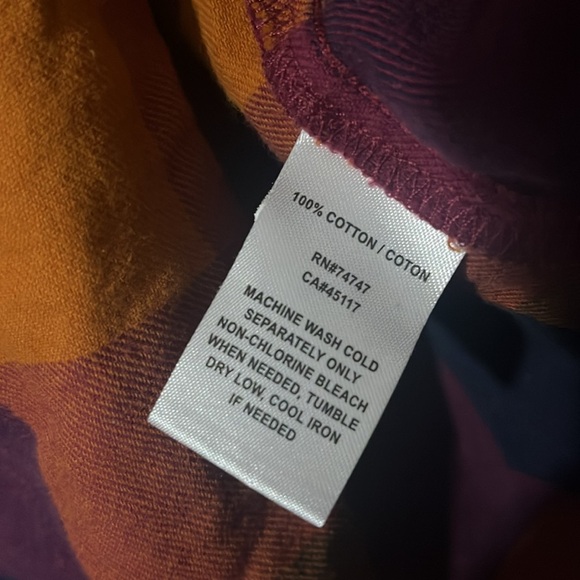 Natural Reflections Button Up Top size Medium - Picture 5 of 6